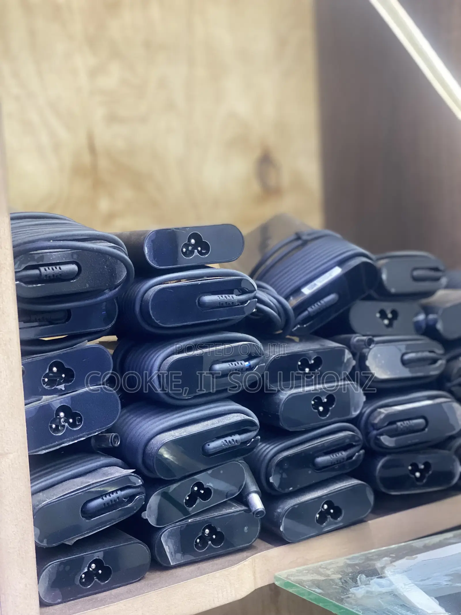 Dell Oval Big Pin Original Chargers