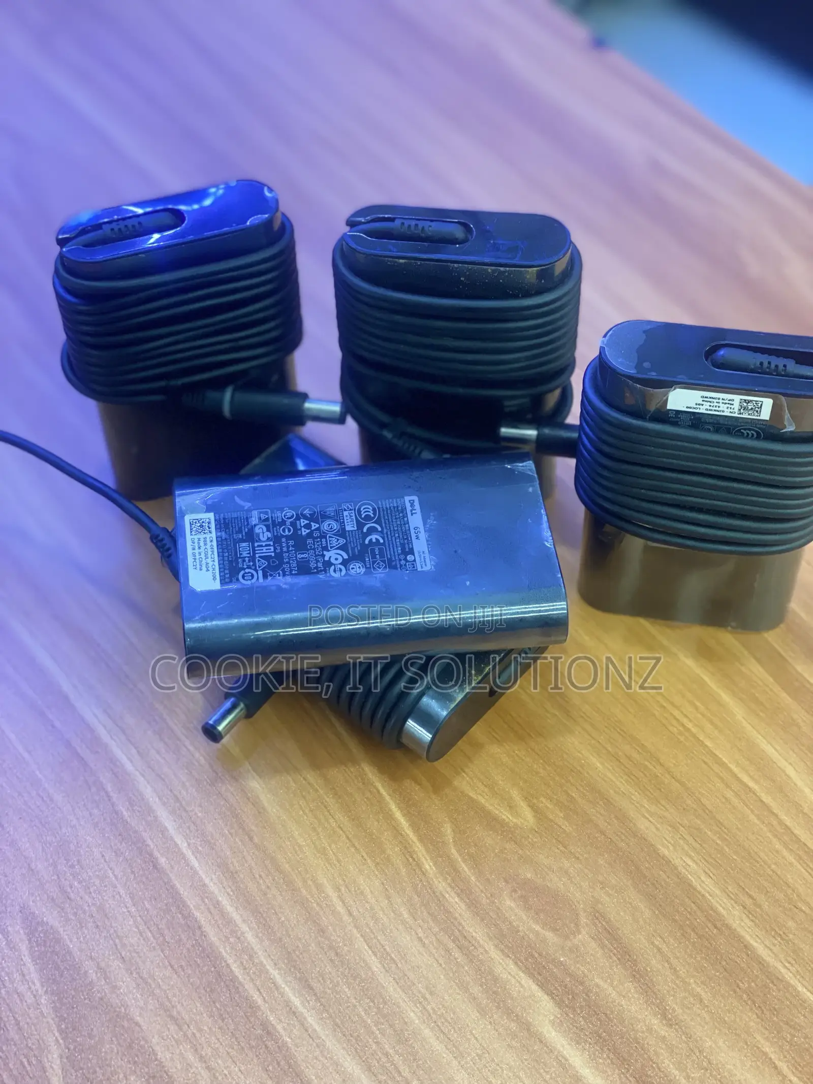 Dell Oval Big Pin Original Chargers