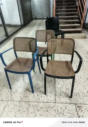 Armed Plastic Chairs Plastic Chairs