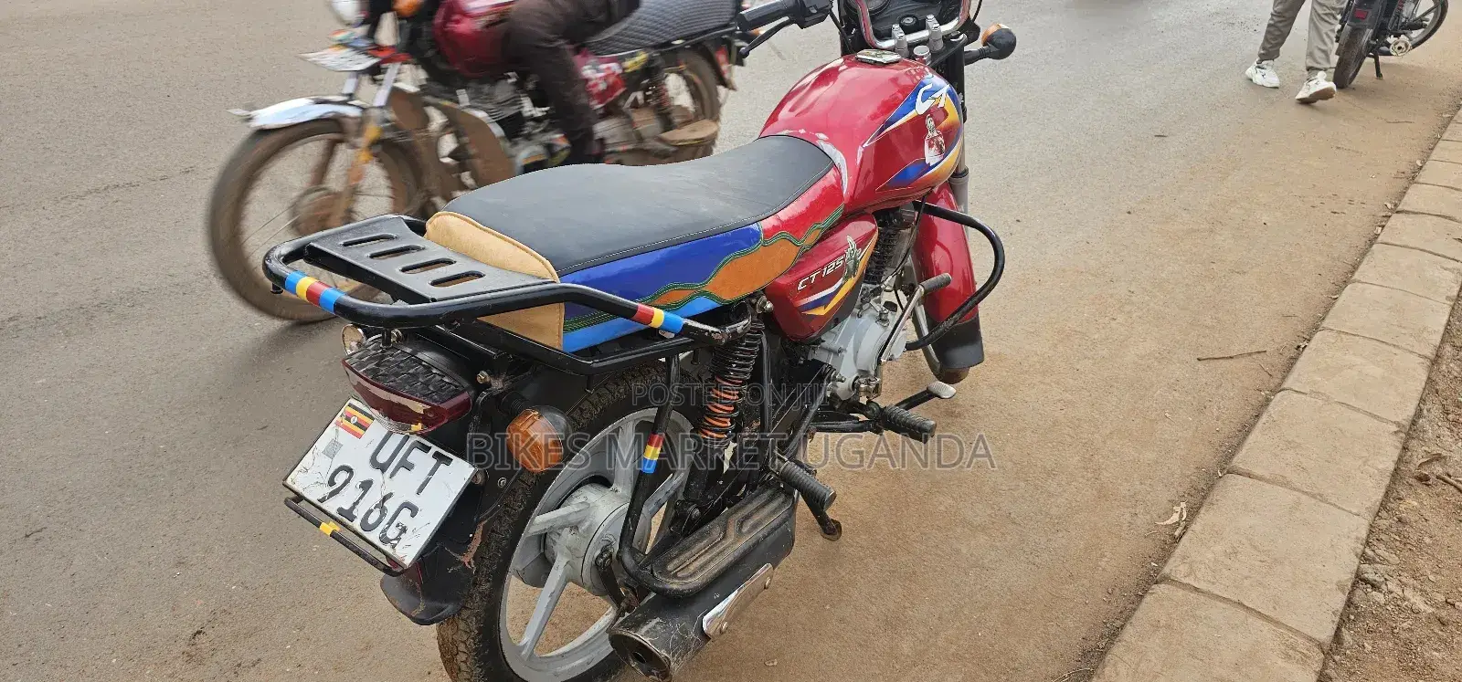 Bajaj Boxer 125 2023 Red