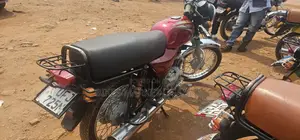 Bajaj Boxer 2023 Red