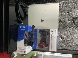 2 Controllers,Ps4 Pro Console White Uk Used*