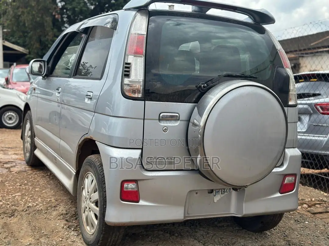 Daihatsu Terios 1.5i 4x4 Automatic 2012 Silver