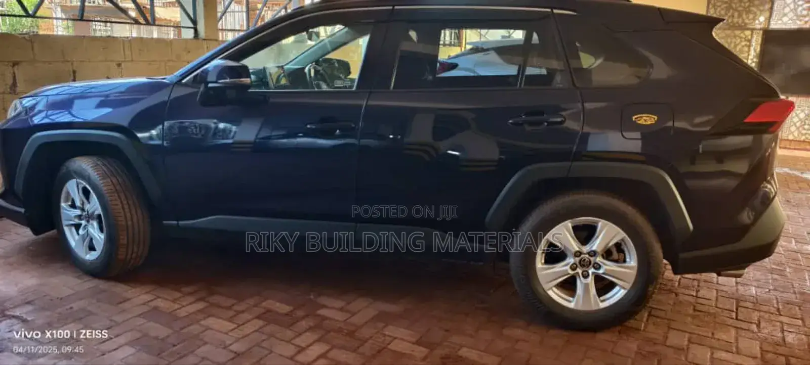 Toyota RAV4 LE 2021 Blue