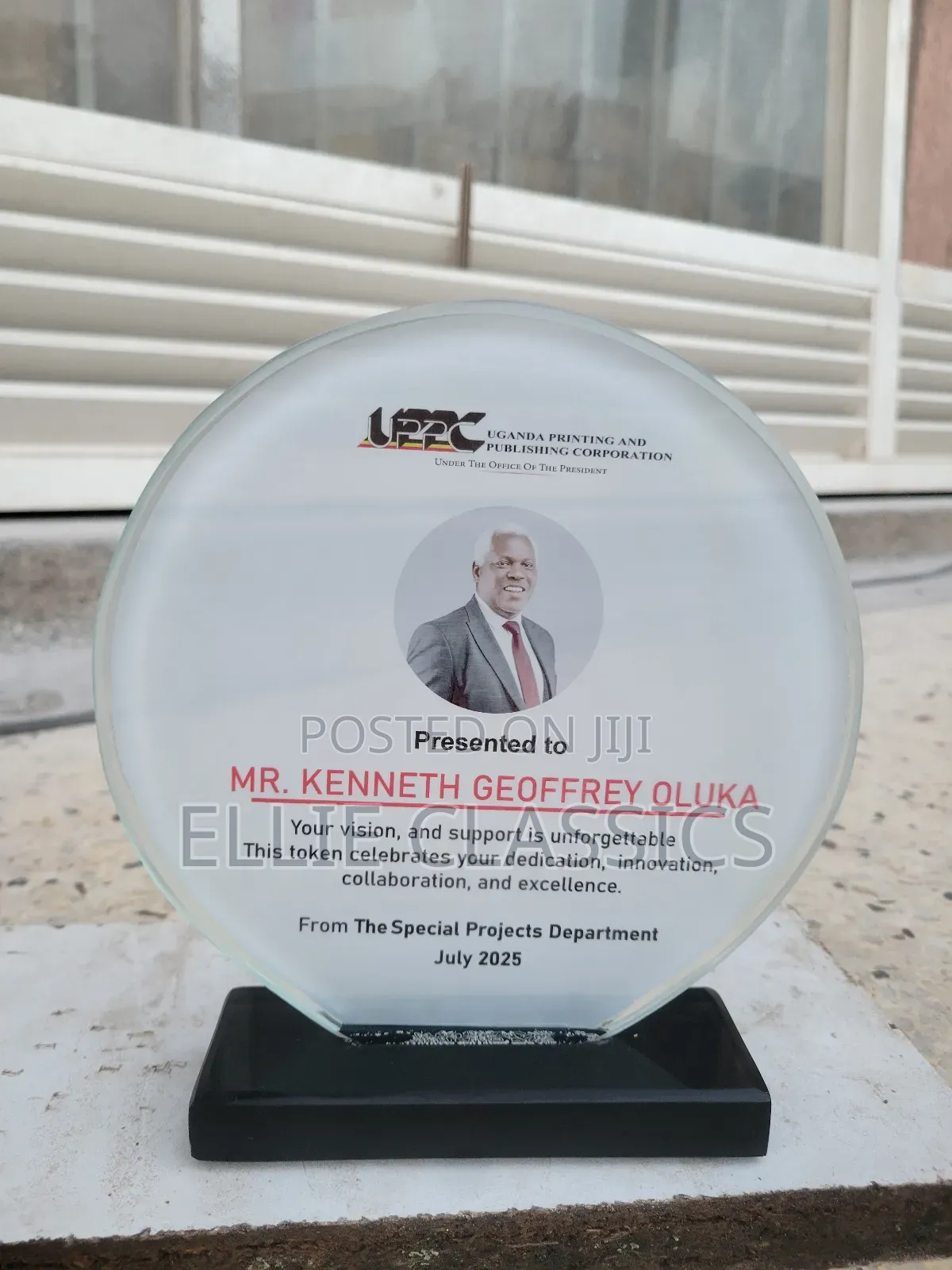Round Crystal Award
