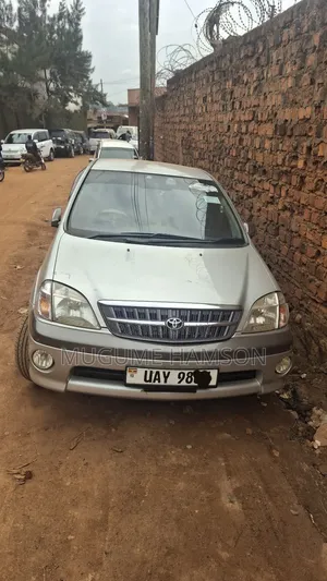 Toyota Nadia 2000 Silver