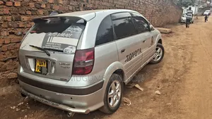 Toyota Nadia 2000 Silver