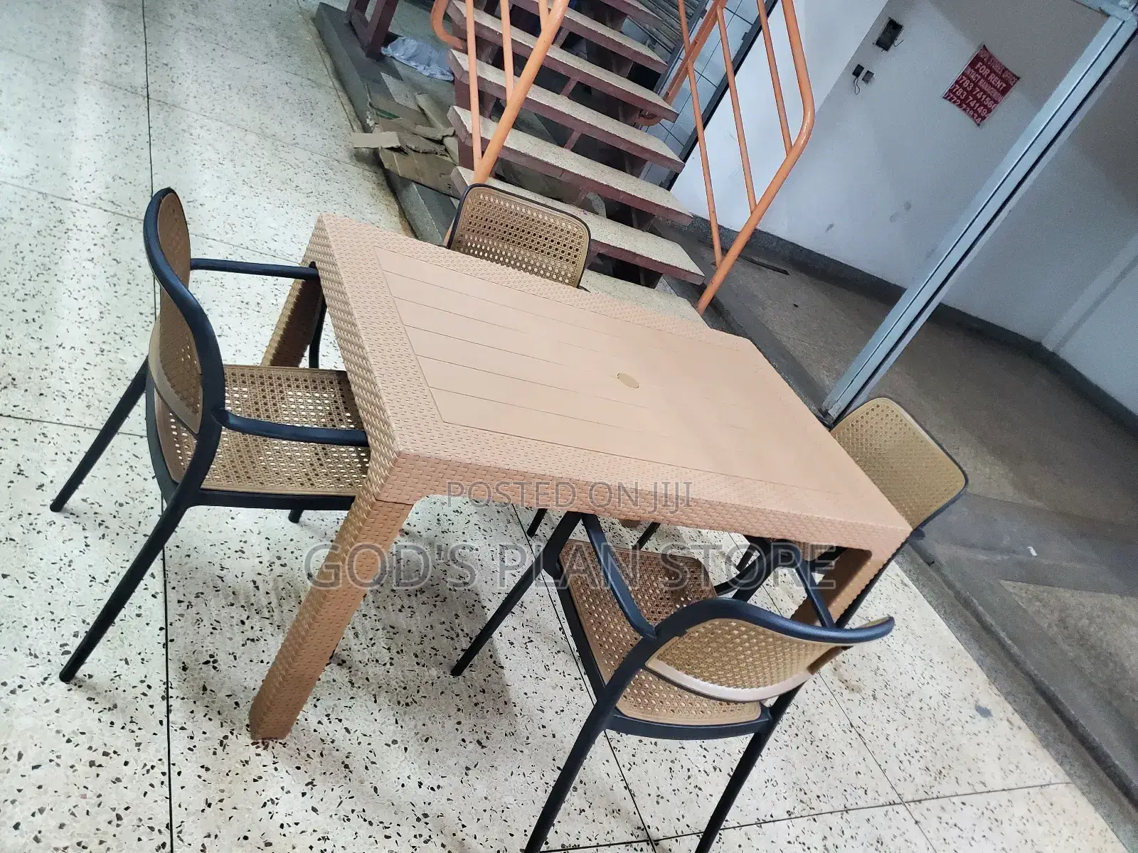 Bar /Restaurant/Home/Hotel/Beach/ Plastic Chairs and Table