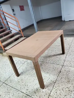 Worldly Restaurant/Bar/Hotel and Office Plastic Table