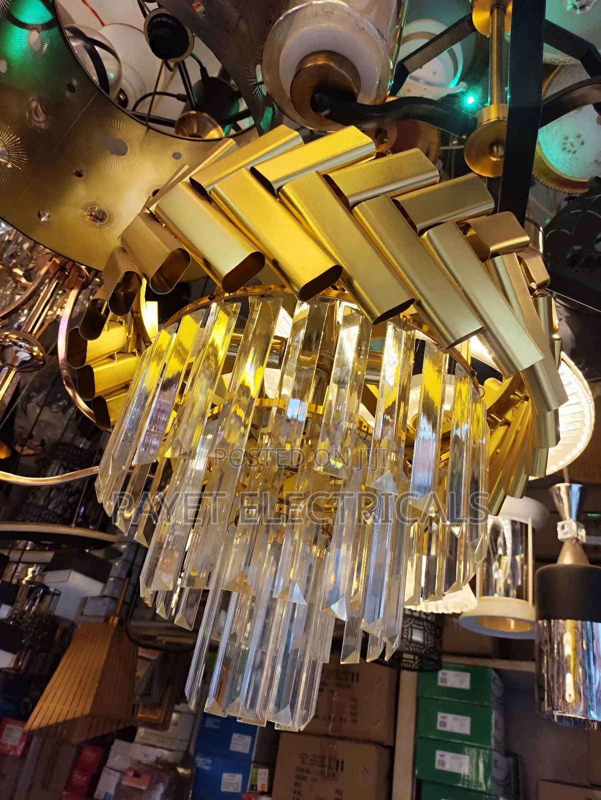 Light Luxury Spark Chandelier Light