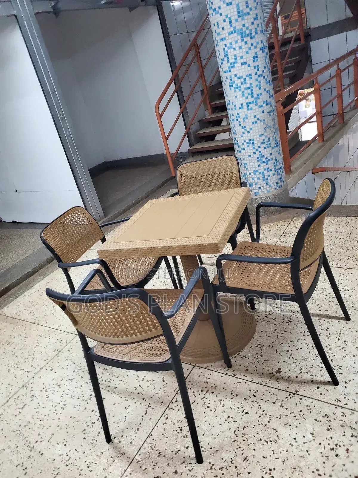 Worldly Plastic Chairs and Table for Restaurant