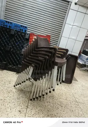 Armed Plastic Bar Restaurant Chairs Plastic Chairs