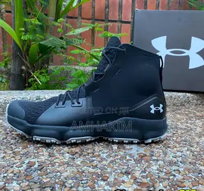 Classic Men's Speed Fit Black Under Armour Boots in Stock
