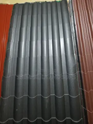 Roman Tile Black