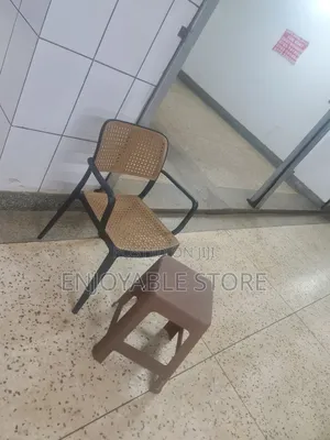 Simple Plastic Coffee Table and Chair