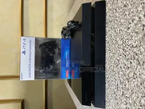 Ps4 Standard Chipped Black Controller Uk Used * Fxt