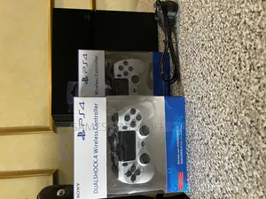 Ps4 Standard Chipped Uk Used With White Controllers Fxt