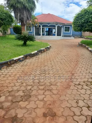 3bdrm Bungalow in Mukono Wantoni, Central Division for sale