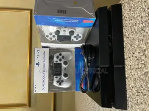 Ps4 Standard Chipped Console With 2 White Pads Fxt*