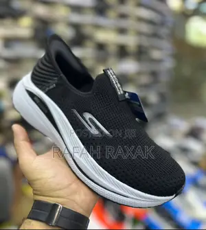 New Black/White Skechers Slip-ins Max Cushion Sneakers