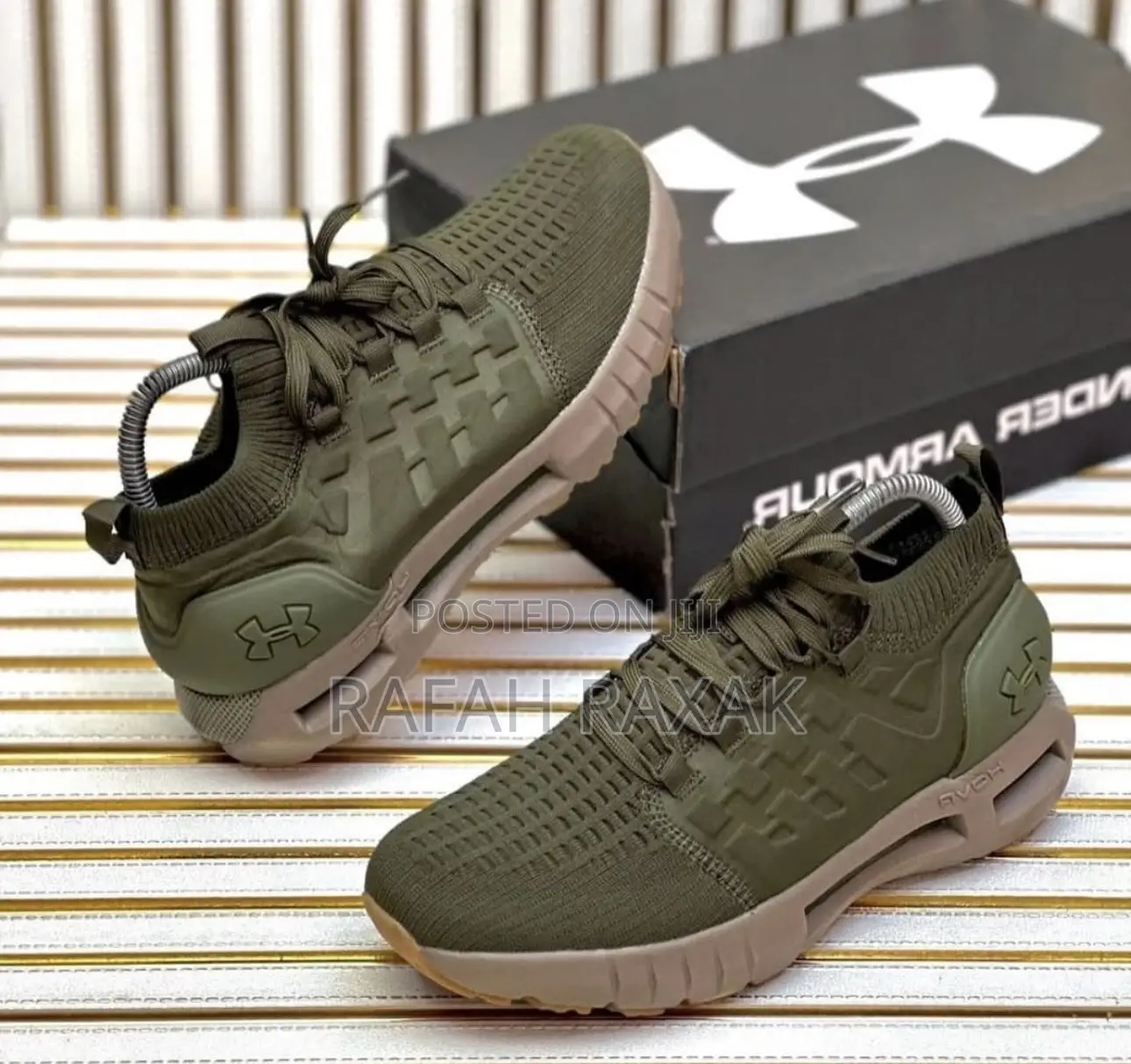 Original Army Green Under Armour Hovr Phantom 1 Sneaker