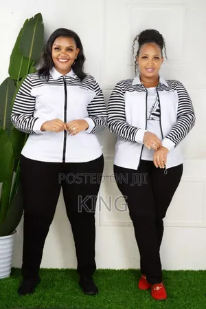 On -Trendy Ladies Two-Piece Tracksuit