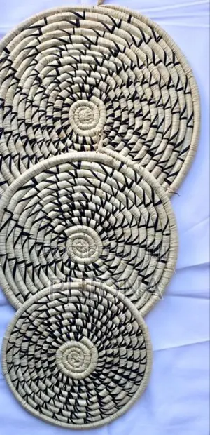 Decorated Wall Basket Mat