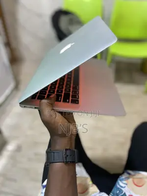 Laptop Apple MacBook Air 2012 4GB Intel Core I5 SSD 128GB