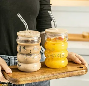 Quality Glass Tumbler With Airtight Wooden Lid and Straw