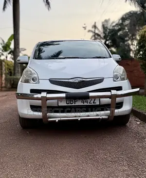 Toyota Ractis 1.5 AWD 2008 Off white