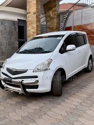 Toyota Ractis 1.5 AWD 2008 Off white