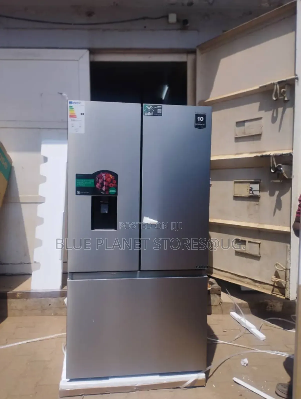 Hisense 820litre French Door Refrigerators With a Dispenser