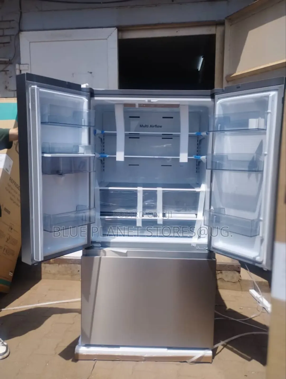 Hisense 820litre French Door Refrigerators With a Dispenser