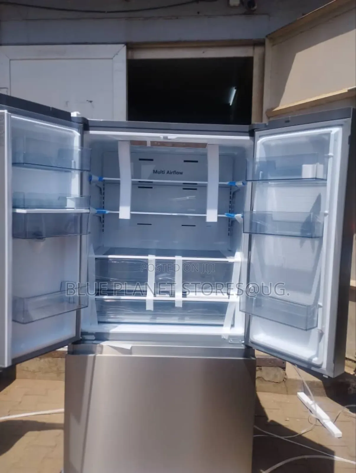 Hisense 820litre French Door Refrigerators With a Dispenser