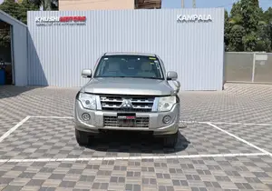Mitsubishi Pajero 2012 Beige