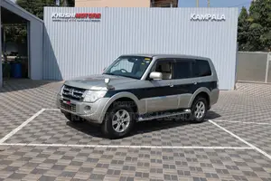 Mitsubishi Pajero 2012 Beige