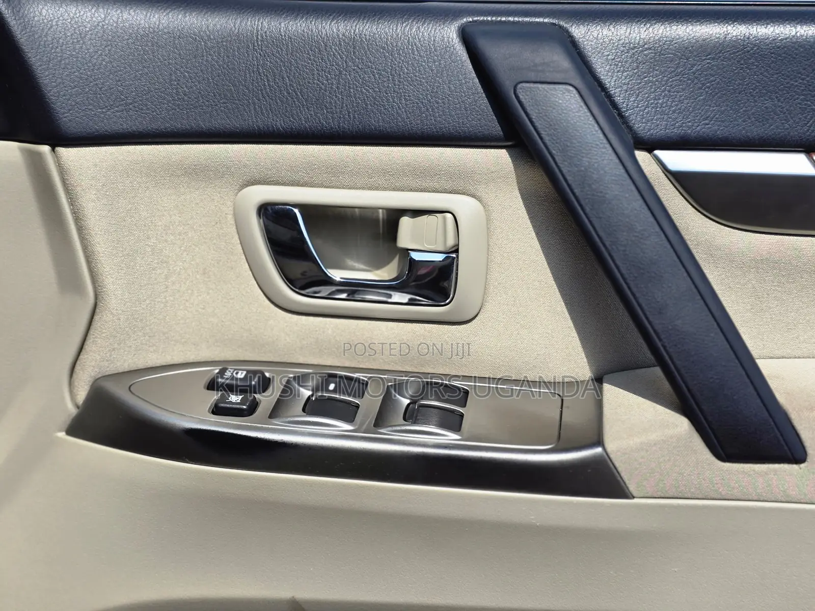 Mitsubishi Pajero 2012 Beige