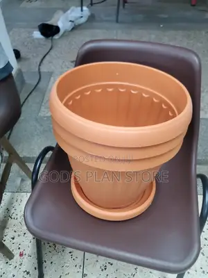 Utility Plastic Flower Pots