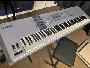 Yamaha Motif Es8, Weighted 88-keys Professional Keyboard