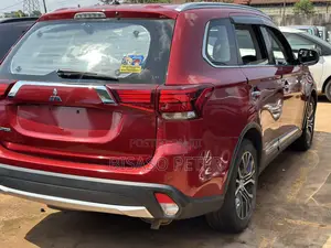 Mitsubishi Outlander 2016 Red
