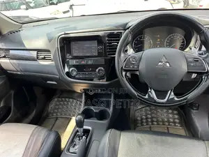 Mitsubishi Outlander 2016 Red