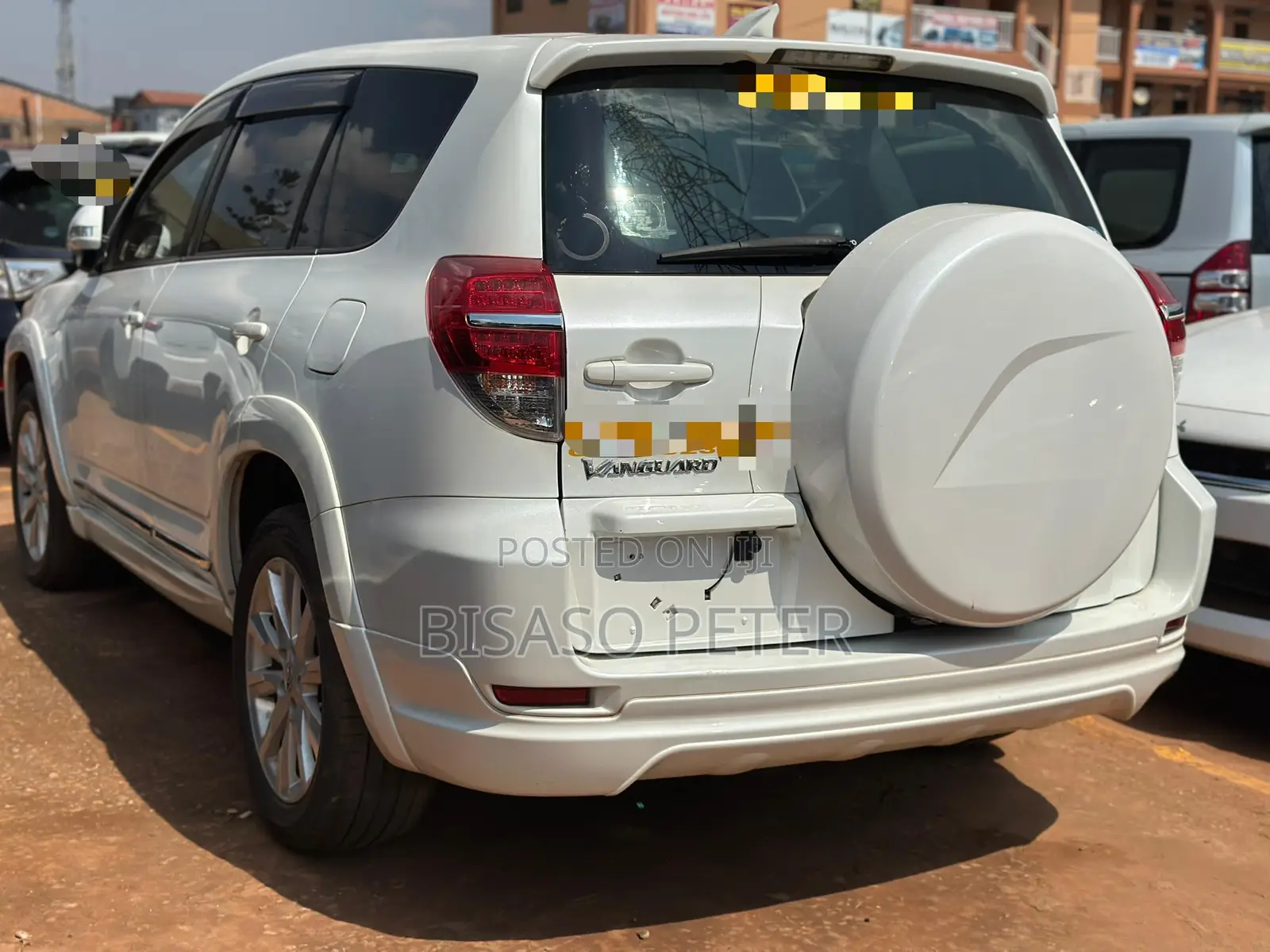 Toyota Vanguard 2012 White