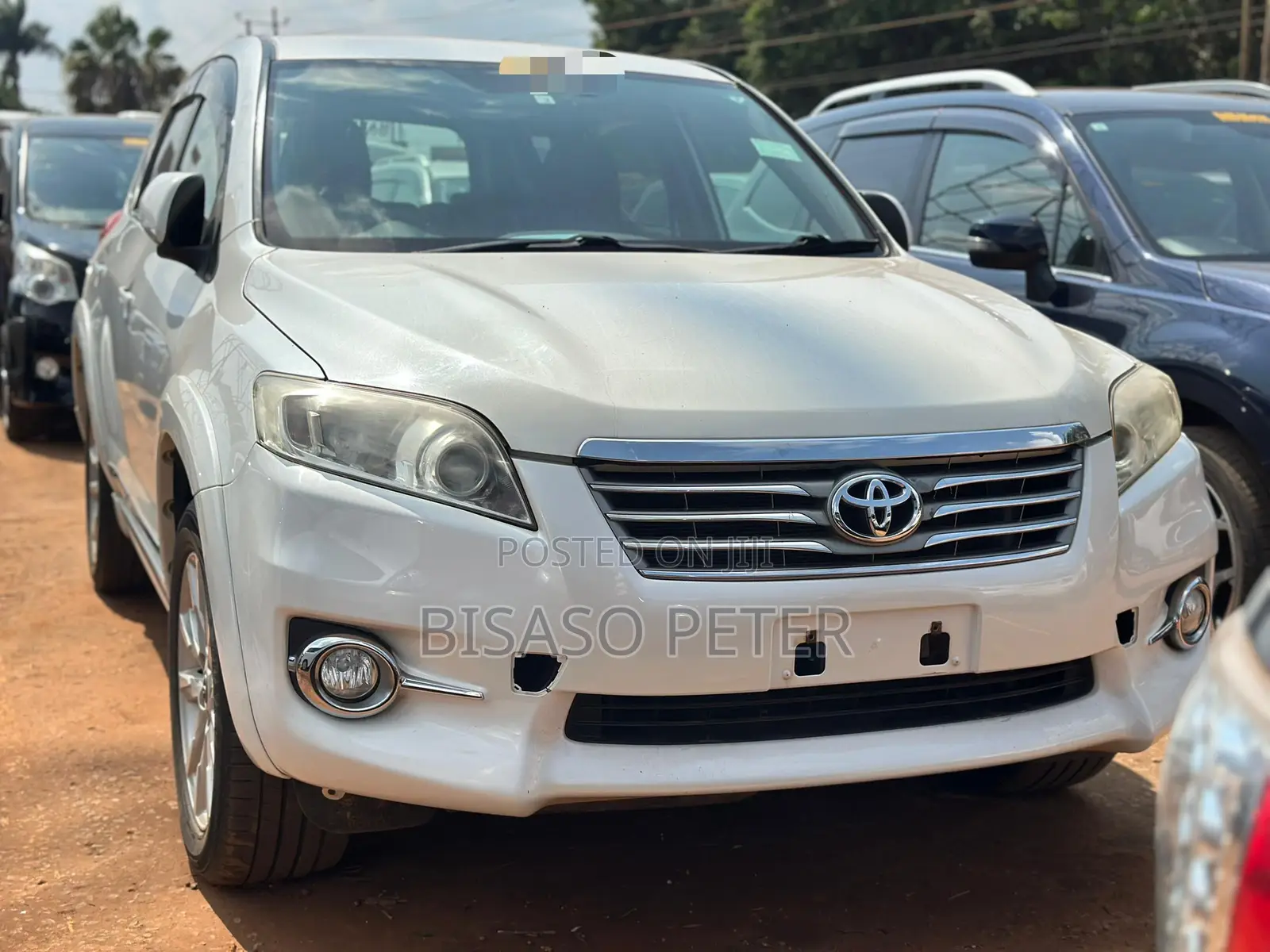 Toyota Vanguard 2012 White