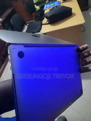 Laptop Apple MacBook Pro 8GB Intel Core I5 SSHD+SSD 256GB
