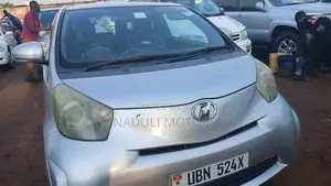 Toyota iQ 2012 Silver