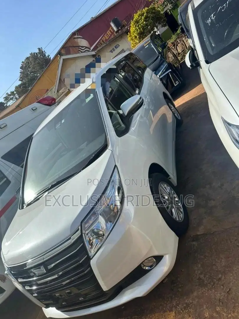 Toyota Noah 2015 White
