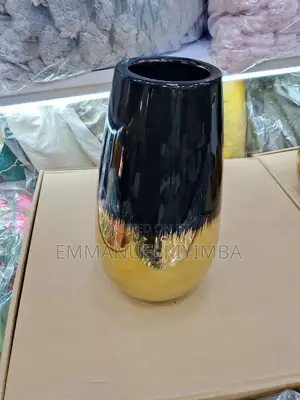 Flower Vase Black