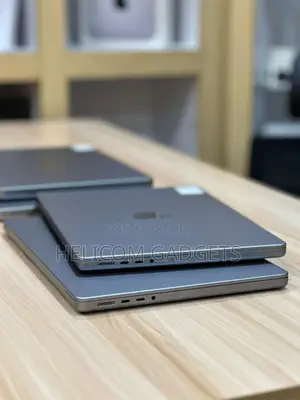 Laptop Apple MacBook Pro 2021 M1 16GB Apple M1 Pro SSD 512GB