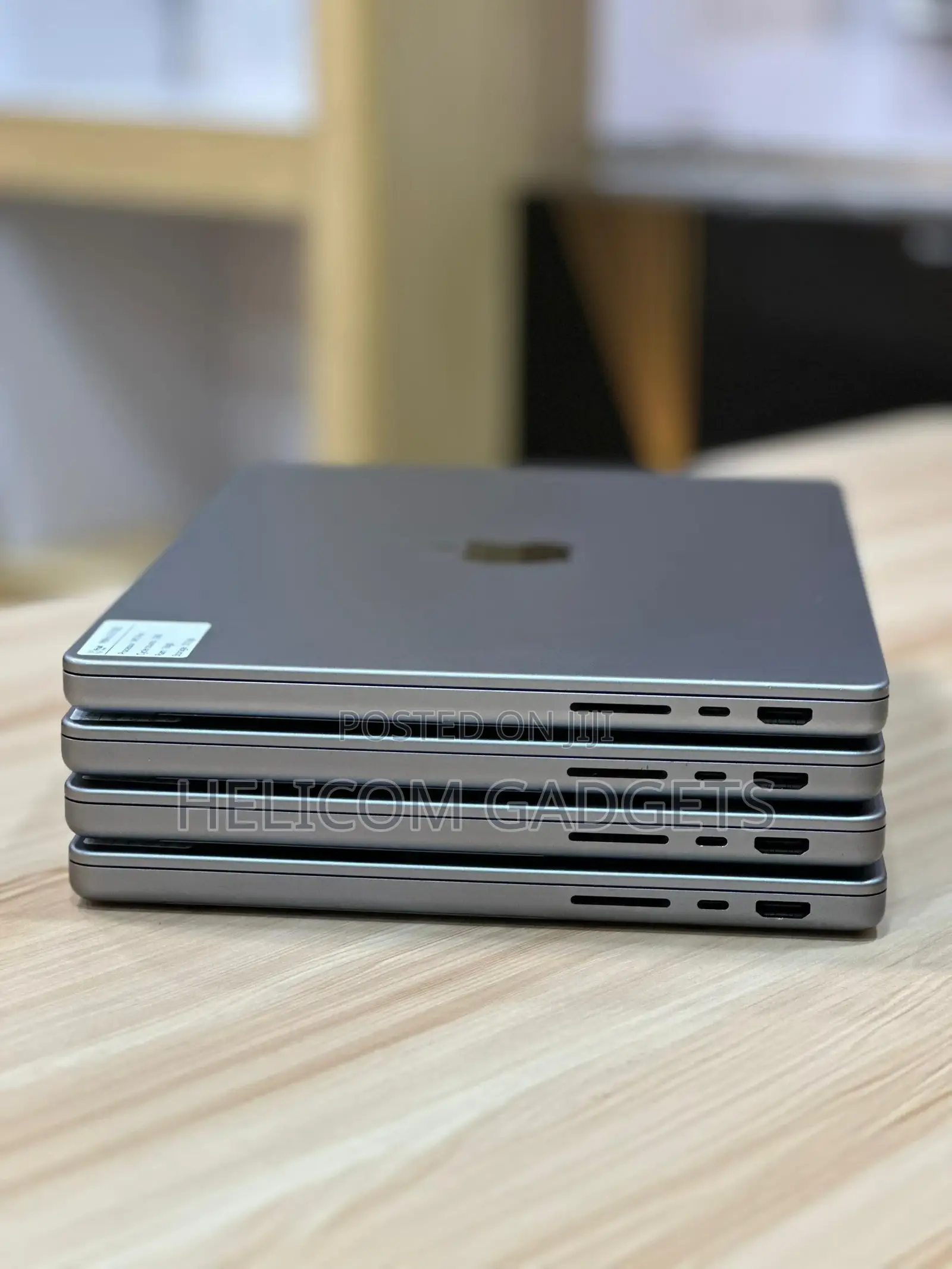 Laptop Apple MacBook Pro 2021 M1 16GB Apple M1 Pro SSD 512GB