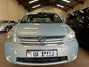 Toyota Raum 1.5 AWD 2010 Silver